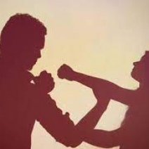 В Переволоцком районе оштрафованы подравшиеся муж и жена