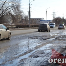 В Оренбурге ямочный ремонт на улице Беляевской оставляет желать лучшего