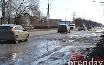 В Оренбурге ямочный ремонт на улице Беляевской оставляет желать лучшего