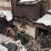 Жильцов разваливающегося дома на Советской экстренно расселяют