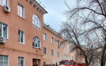 В Оренбурге из-за пожара эвакуировали жителей трехэтажки