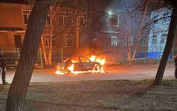 В Оренбурге на улице Томилинской горел автомобиль