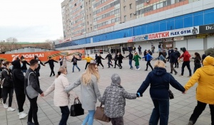В Оренбурге сторонники Навального водили хоровод