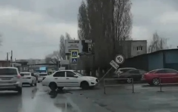 На ул. Монтажников водитель автомобиля 