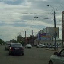 Из-за неработающего светофора на оживленном перекрестке образовалась 