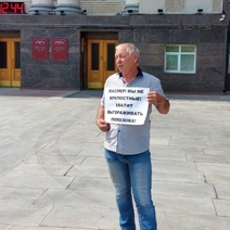 Жители Чебеньков просят снять осужденного за побои главу села