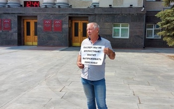 Жители Чебеньков просят снять осужденного за побои главу села