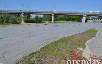 В Оренбурге на набережной Урала забыли про газон