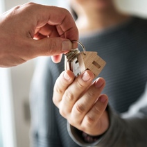 Сирота из Переволоцкого района шесть лет дожидается от властей жилья