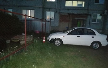 Оренбуржец на автомобиле Chevrolet Lanos разодрал 9-летней девочке ногу