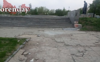 В сквере Дзержинского собираются обновить только урны и лавочки
