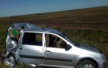 Под Медногорском водитель ВАЗа остановился на ремонт и получил мощный удар от Scania
