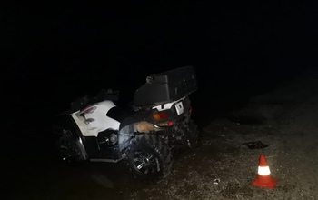 В Кувандыке на берегу Сакмары насмерть разбился водитель квадроцикла (18+)