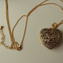 Оренбурженка отбила золотую цепочку от грабителя