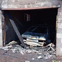 В Бузулуке сгорел гараж с автомобилем