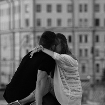 Находившийся в федеральном розыске оренбуржец попался из-за свидания с девушкой