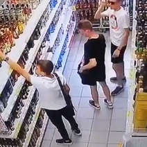 Подростки из Оренбурга обчистили гипермаркет