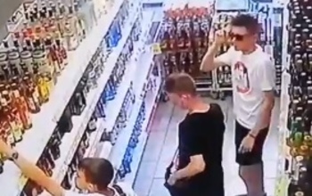Подростки из Оренбурга обчистили гипермаркет