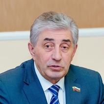 Минус 27 позиций: медиарейтинг спикера оренбургского ЗС Сергея Грачева упал