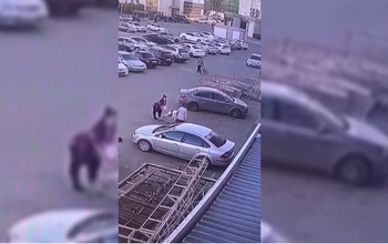 В Оренбурге воришка велосипеда угодил на камеру видеонаблюдения и в сводки полиции