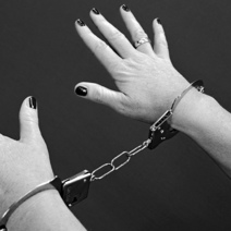 Пьяная оренбурженка избила судебного пристава