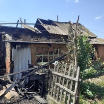 В Красногвардейском районе огонь уничтожил жилой дом