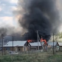 В Оренбургском районе огнеборцы более трех часов ликвидировали крупный пожар