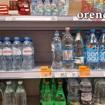 В магазинах Оренбурга стремительно пустеют полки с водой