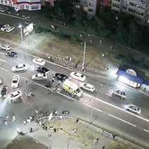 В Оренбурге на Салмышской столкнулись мотоцикл и легковой автомобиль