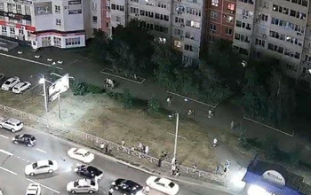 В Оренбурге на Салмышской столкнулись мотоцикл и легковой автомобиль