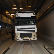 В Оренбуржье мигрант спрятался от пограничников в кузове грузовика