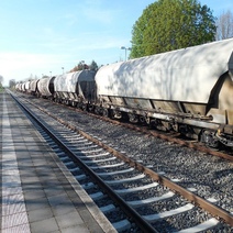 В Оренбуржье грузовой поезд насмерть сбил 18-летнего велосипедиста (18+)