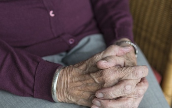 В Орске рецидивисты под видом газовиков обманули 86-летнюю бабушку