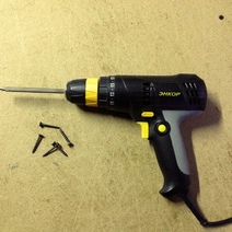 Житель Новотроицка хотел просверлить дрелью грудь своей бывшей жене (18+)