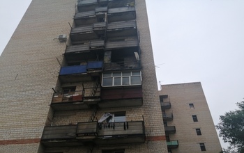 В Орске из-за пожара на балконе эвакуировали жителей многоэтажки