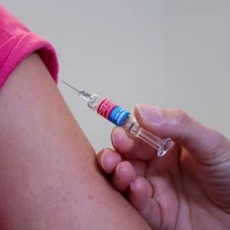 Ревакцинацию от коронавируса в Оренбуржье начнут не раньше августа