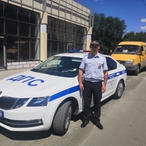 Инспекторы ДПС выручили новотройчанку