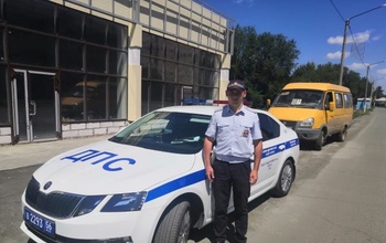 Инспекторы ДПС выручили новотройчанку