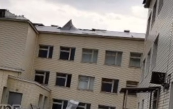 В Новосергиевке ураган сорвал школьную крышу