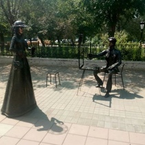 Мэрия Оренбурга обратилась в полицию из-за кражи зонтика у дамы с Советской