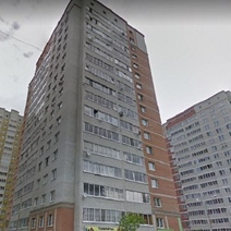 В Оренбурге на улице Салмышской с 16 этажа выпал мужчина (18+)