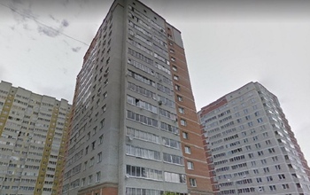 В Оренбурге на улице Салмышской с 16 этажа выпал мужчина (18+)
