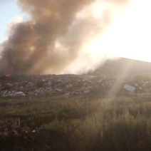 В Кувандыке полыхает несанкционированная свалка: введен режим ЧС