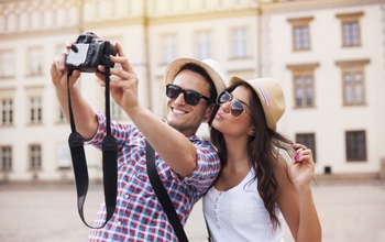 В каких регионах РФ у туристов потребуют справку о прививке, тест или отправят на карантин