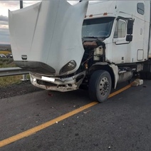 В Оренбуржье на трассе большегруз столкнулся с легковушкой