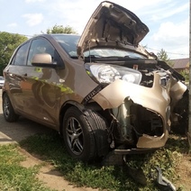 В Бузулуке автоледи на КИА въехала в опору ЛЭП: пострадал ребенок