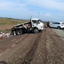В Октябрьском районе в ДТП с грузовиком пострадали трое детей
