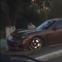 В Оренбурге крупно не повезло водителю Porsche Panamera
