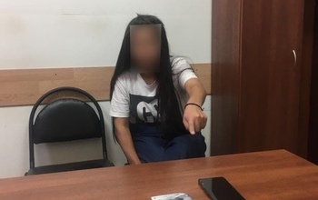 В Соль-Илецке в парке на мужчину напала и ограбила молодая особа
