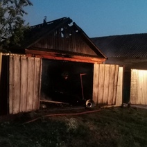 В Шарлыкском районе 14-летний подросток попал в реанимацию после большого пожара